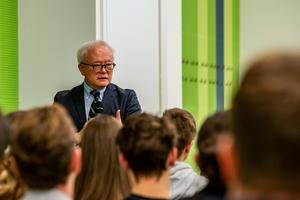 Global Political Messaging - Tomohiko Taniguchi-3